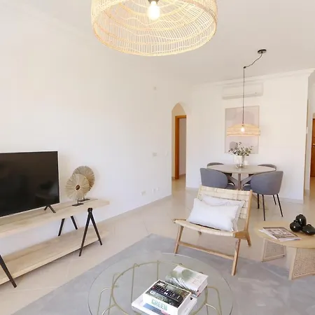 Praia Village Cd 174 - Clever Details